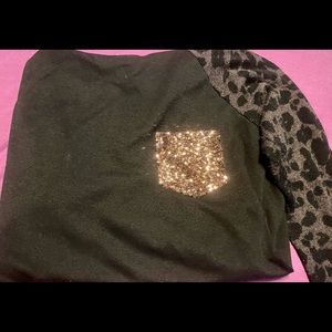 Boutique plus size top 3x black glitter pocket